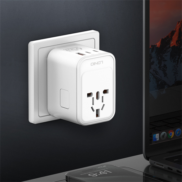 Ldnio Z6 3 USB Ports 65W GaN Travel Adapter - available in Pakistan at Metaware